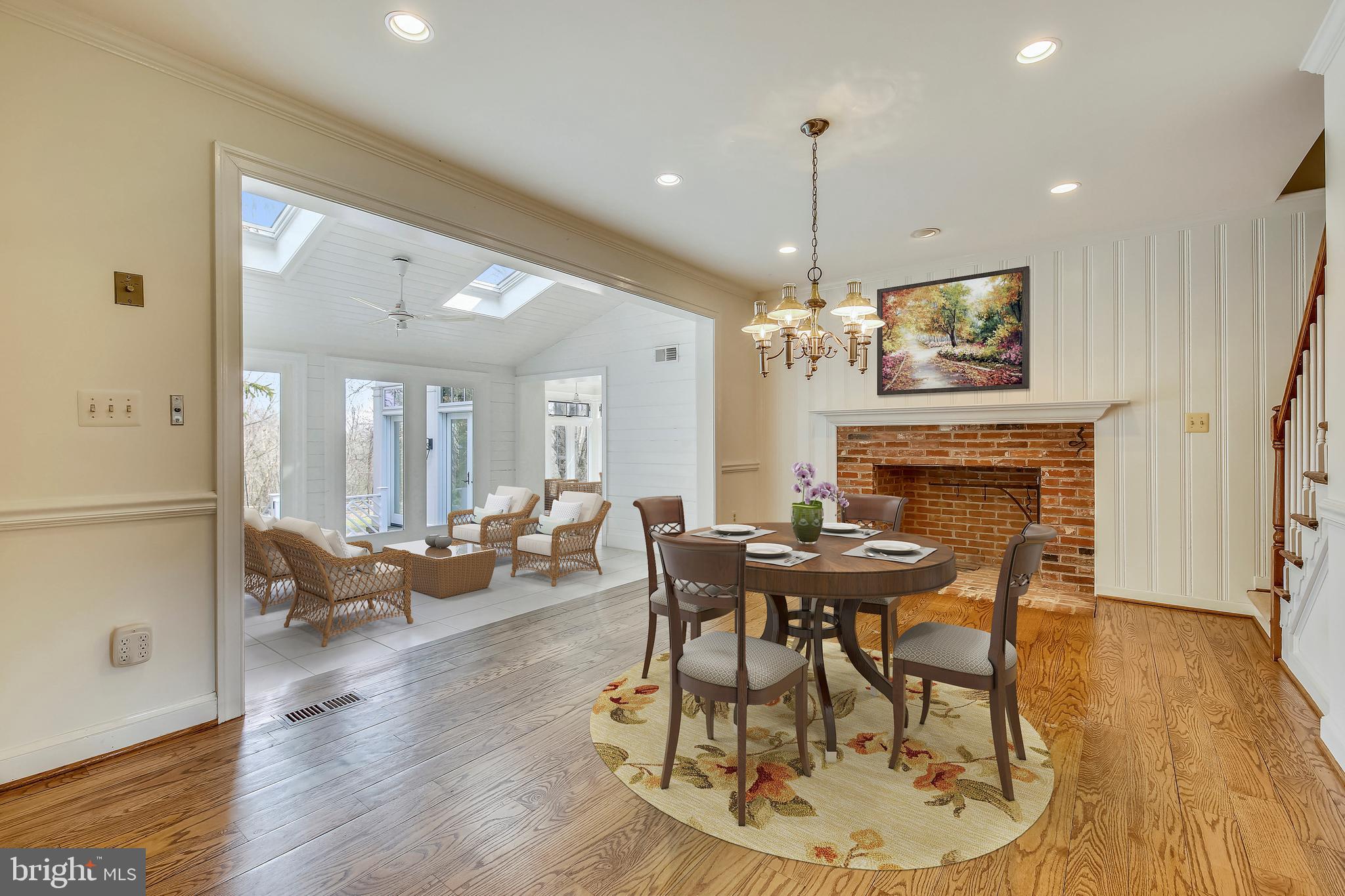 5 Beall Spring Court Potomac, MD 20854 - Photo 12 of 57 Breakfast Rm with virtual staging