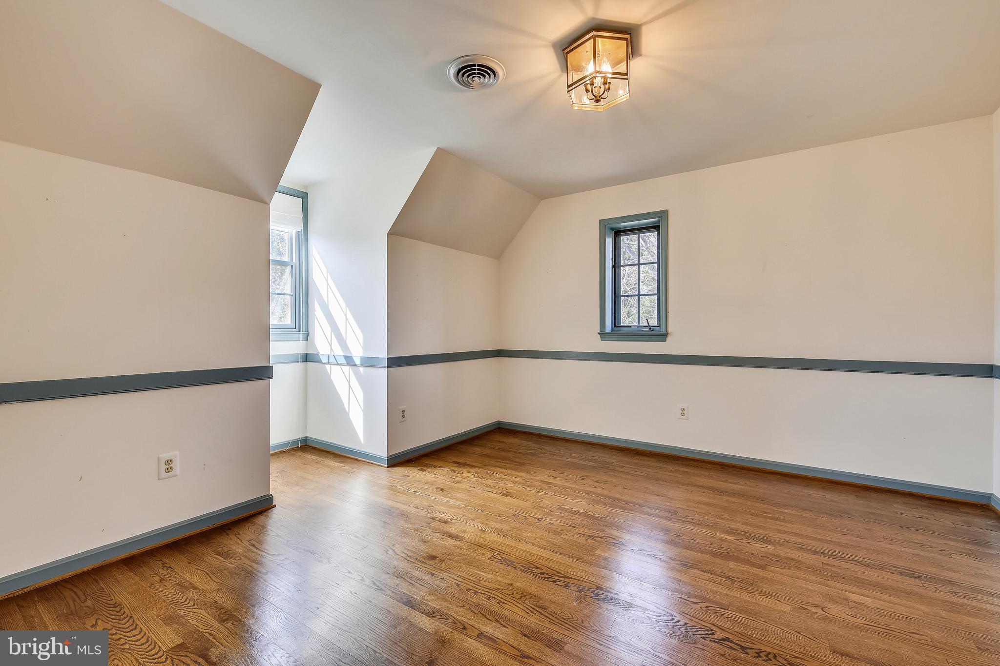 5 Beall Spring Court Potomac, MD 20854 - Photo 25 of 57 Bedroom
