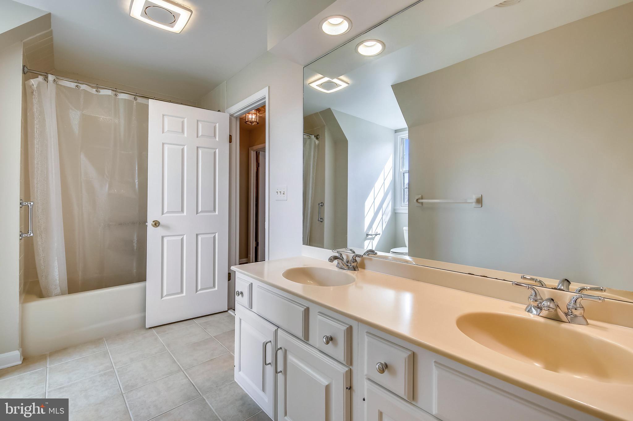 5 Beall Spring Court Potomac, MD 20854 - Photo 32 of 57 Full Bath