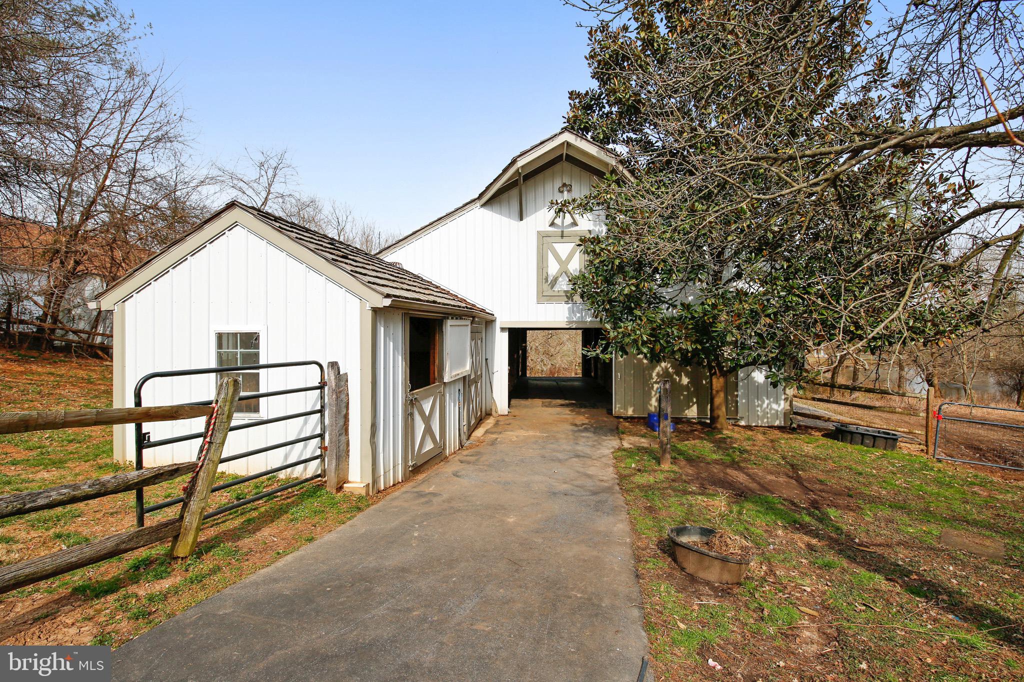 5 Beall Spring Court Potomac, MD 20854 - Photo 44 of 57 6-stall Horse Barn w Tack Rm & Wash