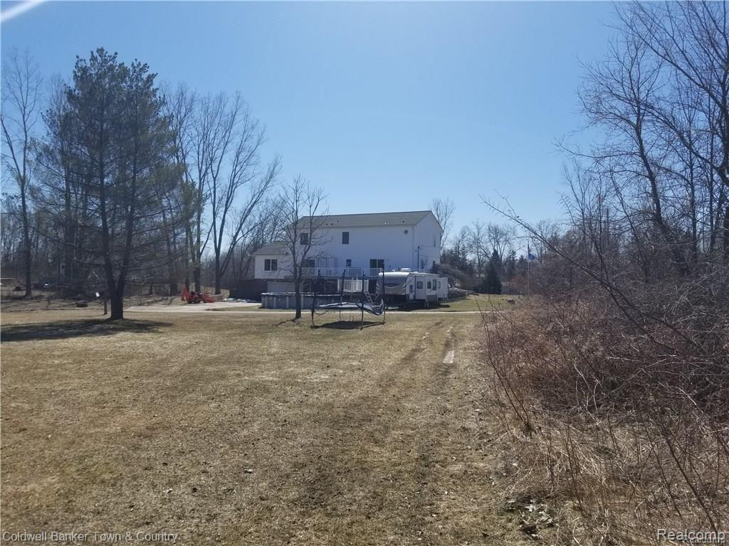 5428 Lobdell Road Fenton, MI 48430 - Photo 34 of 37 GetMedia-33.jpg