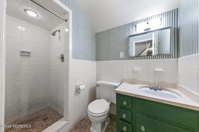 $925,000 | 7 Valley Drive, Highlands, NJ 07732