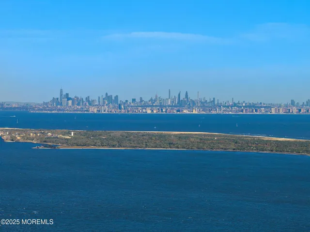 $925,000 | 7 Valley Drive, Highlands, NJ 07732