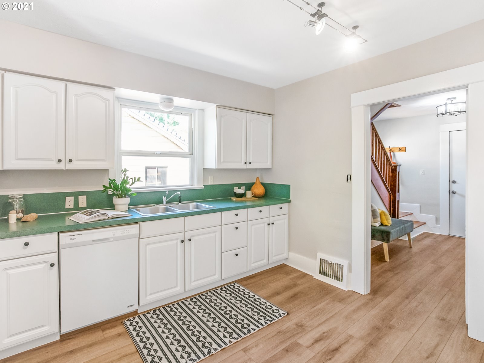 2330 North Kilpatrick Street Portland, OR 97217 - Photo 13 of 30 Kitchen