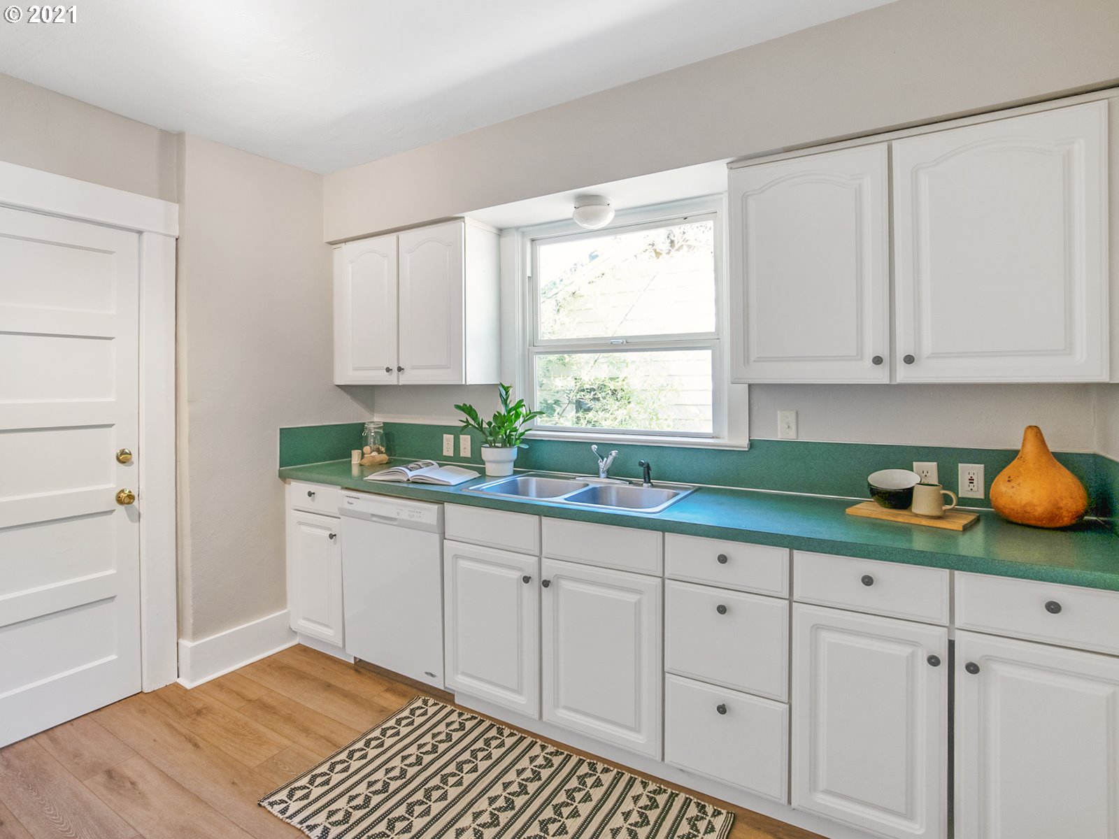 2330 North Kilpatrick Street Portland, OR 97217 - Photo 14 of 30 Kitchen