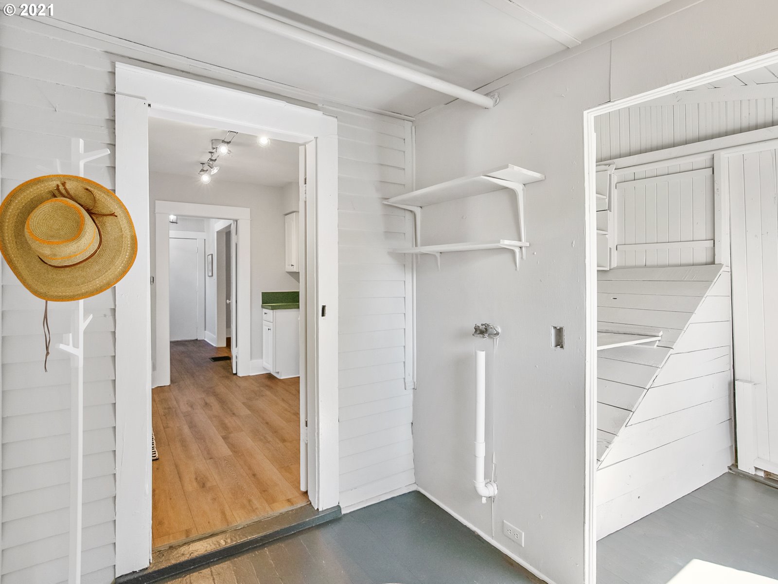 2330 North Kilpatrick Street Portland, OR 97217 - Photo 24 of 30 Mud Room