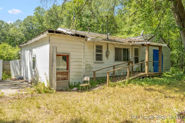 $79,999 | 10603 Paw Paw Avenue, Grant, MI 49327