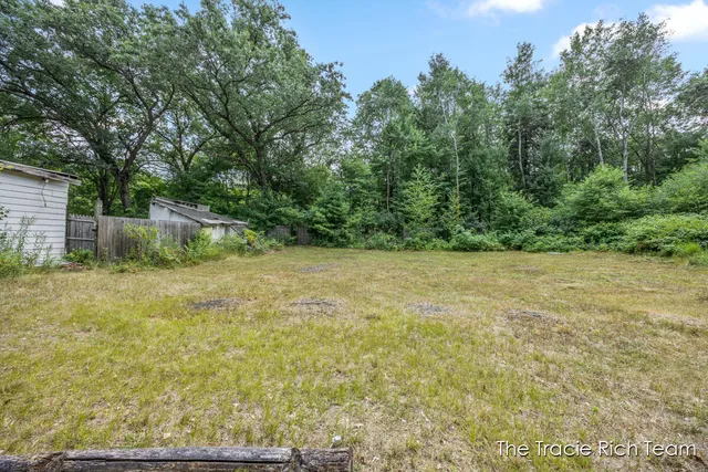 $79,999 | 10603 Paw Paw Avenue, Grant, MI 49327