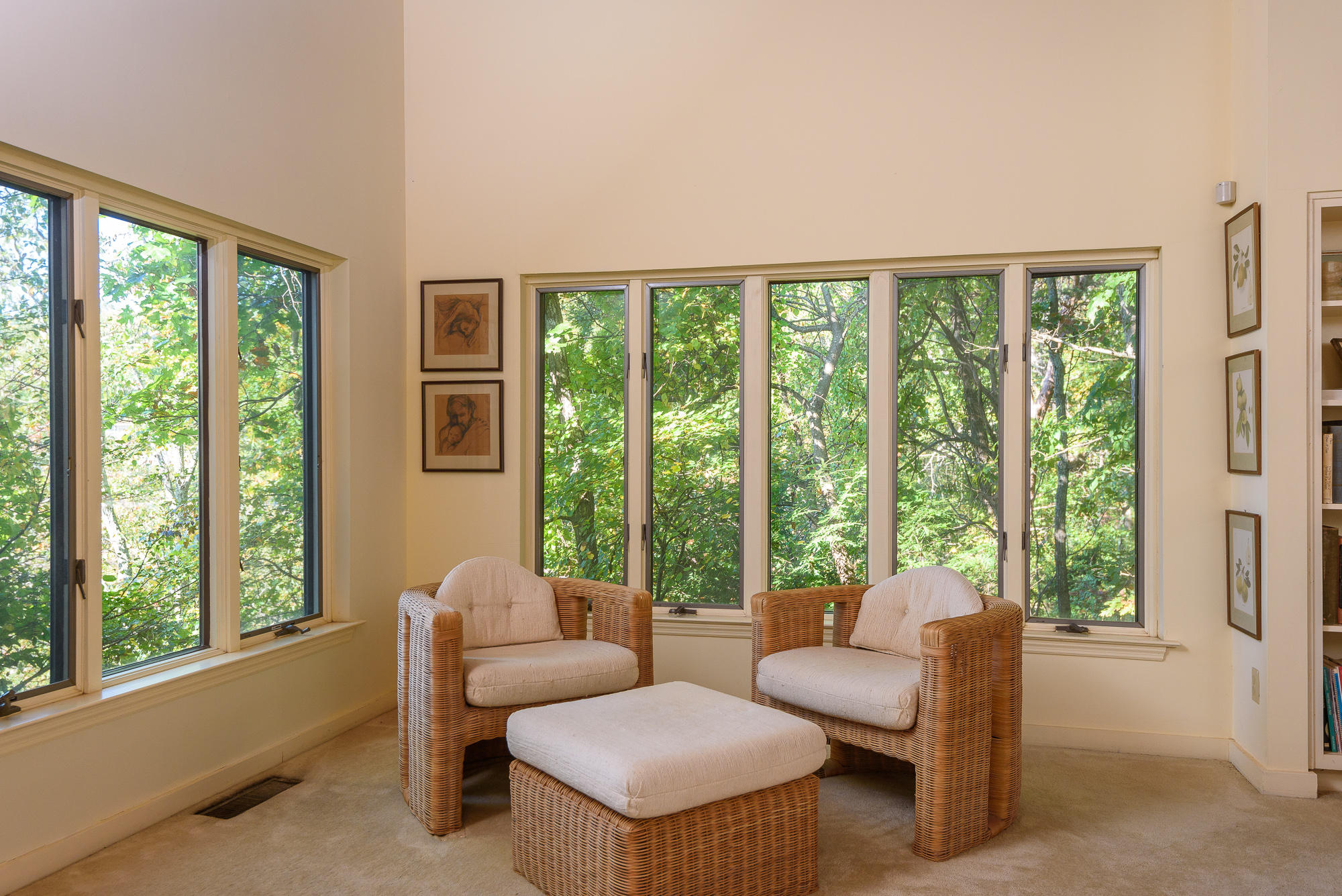 1900 East Brow Road Signal Mountain, TN 37377 - Photo 17 of 41 Master Sitting Area