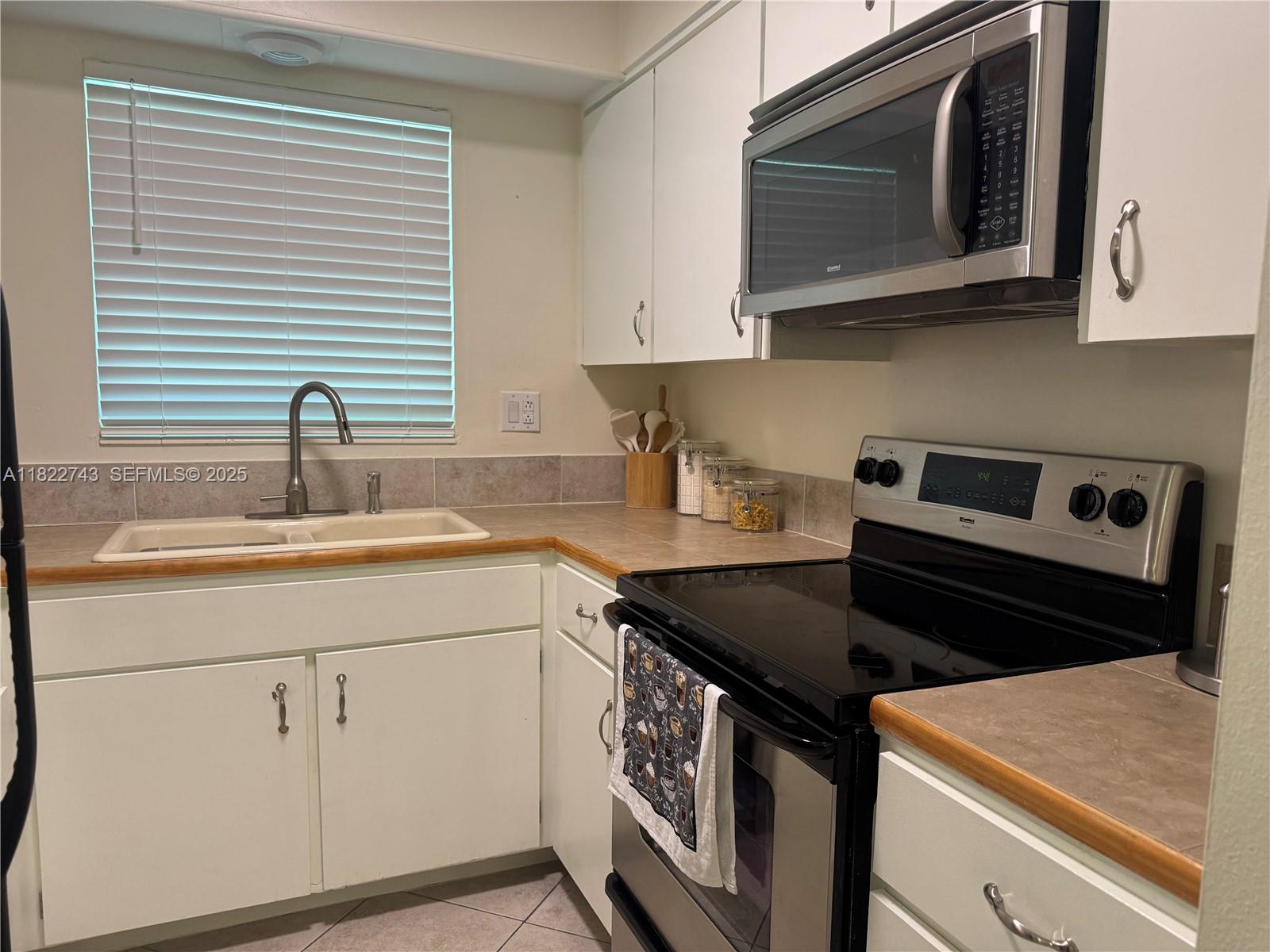 3801 Northeast 22nd Terrace, Unit 7 Lighthouse Point, FL 33064 - Photo 14 of 20 Photo 14