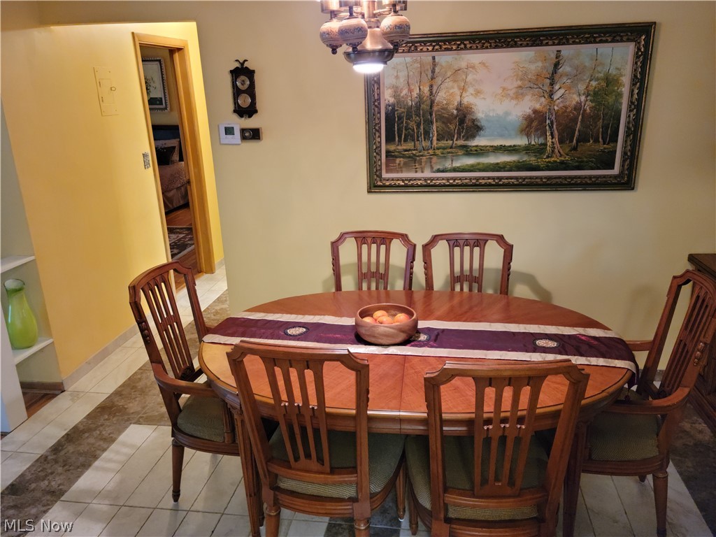 5451 Hauserman Road Cleveland, OH 44130 - Photo 4 of 29