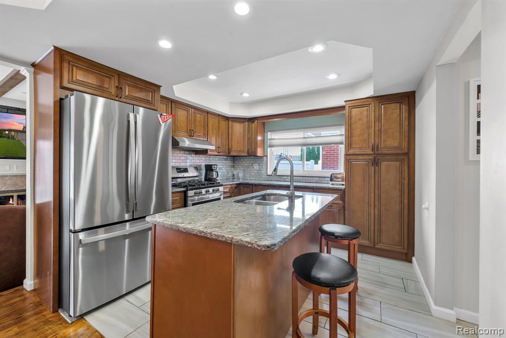 29450 Desmond Drive Warren, MI 48093 - Photo 12 of 49