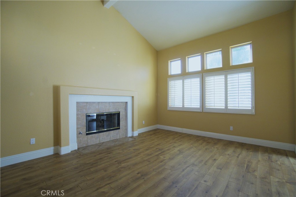 7135 Highland Spring Lane Highland, CA 92346 - Photo 18 of 72 Living room