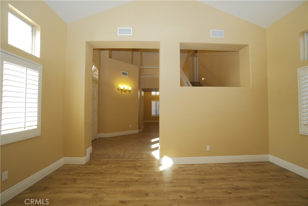 7135 Highland Spring Lane Highland, CA 92346 - Photo 23 of 72 Living room