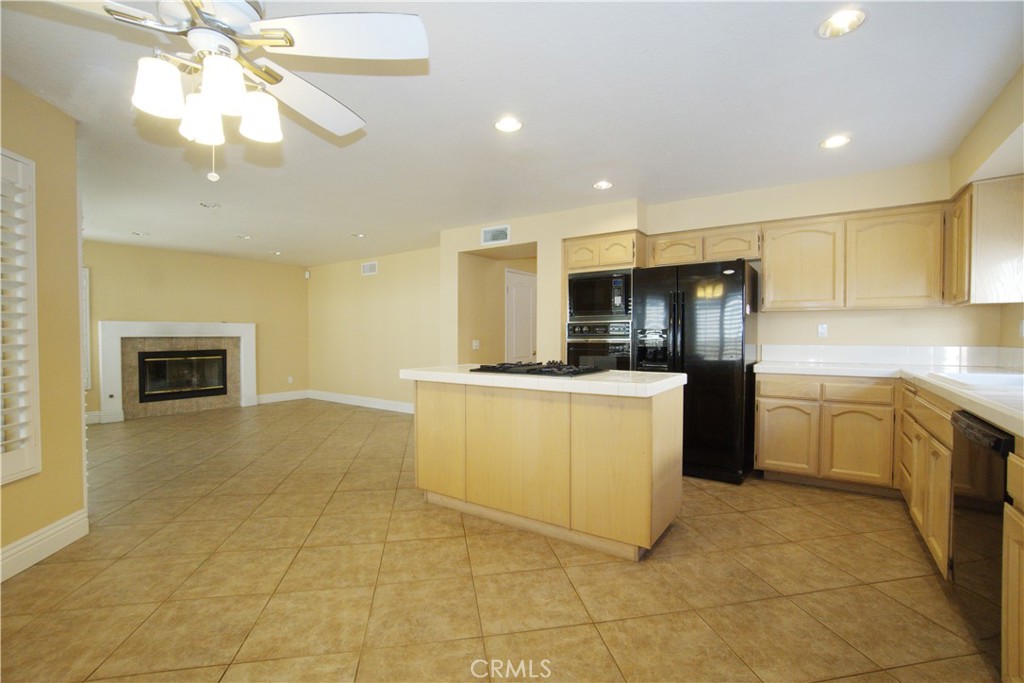 7135 Highland Spring Lane Highland, CA 92346 - Photo 37 of 72 Kitchen and family room