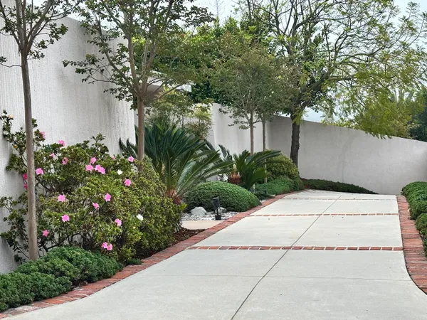 $3,995,000 | 1046 Somera Road, Los Angeles, CA 90077