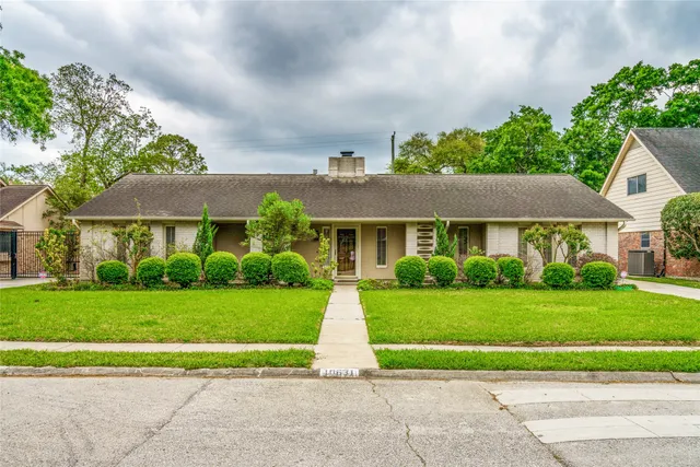 $3,300 | 10631 Del Monte Drive, Houston, TX 77042