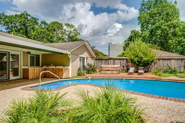 $3,300 | 10631 Del Monte Drive, Houston, TX 77042