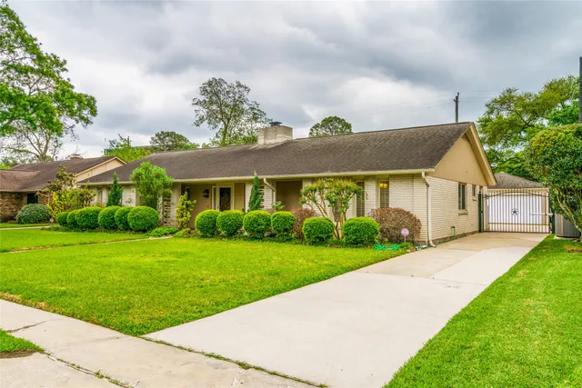 $3,300 | 10631 Del Monte Drive, Houston, TX 77042