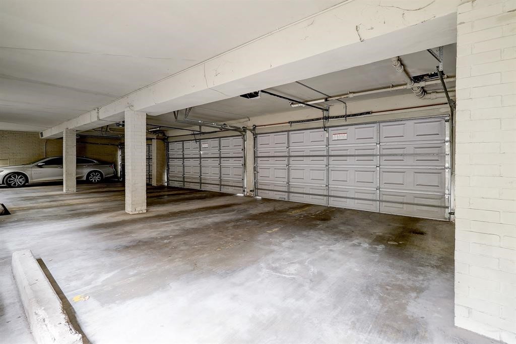 1603 Heights Boulevard, Unit 4 Houston, TX 77008 - Photo 10 of 18 1 Assigned detached garage parking
