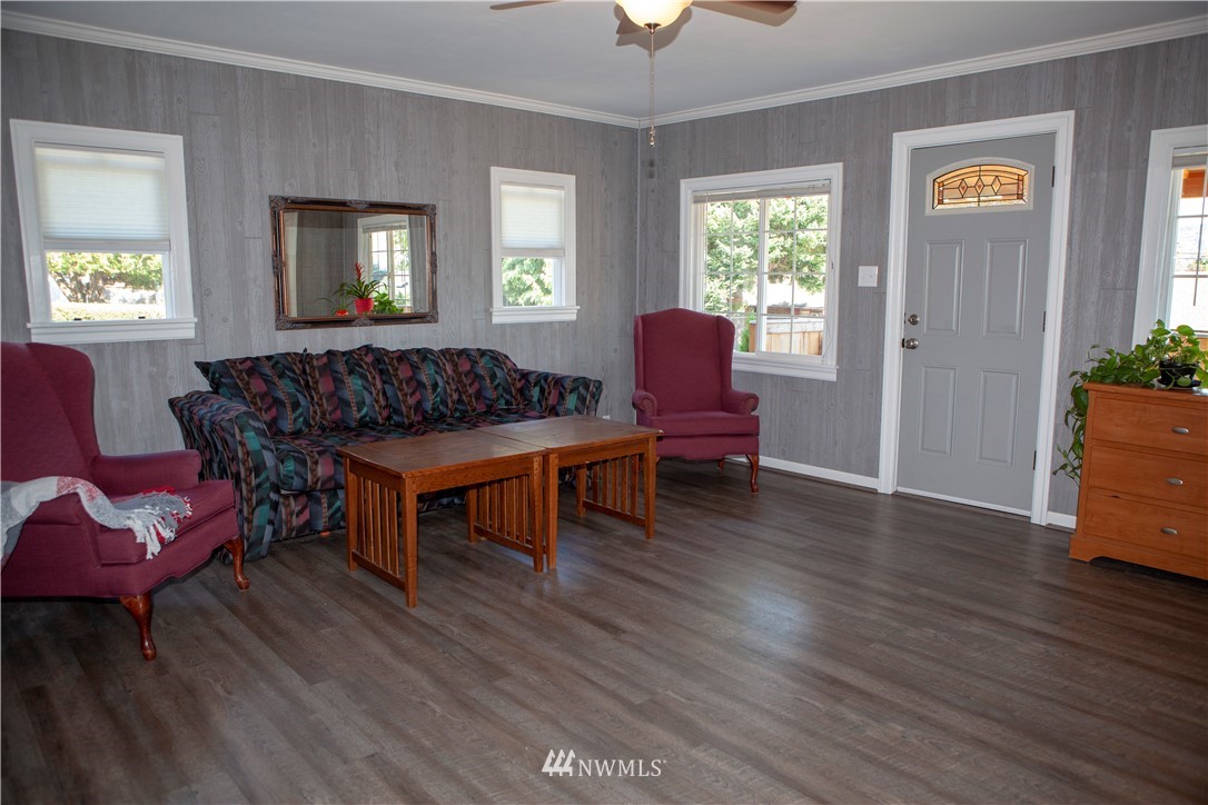 431 Maple Avenue Southwest Renton, WA 98057 - Photo 14 of 23
