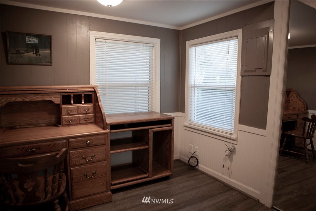 431 Maple Avenue Southwest Renton, WA 98057 - Photo 18 of 23