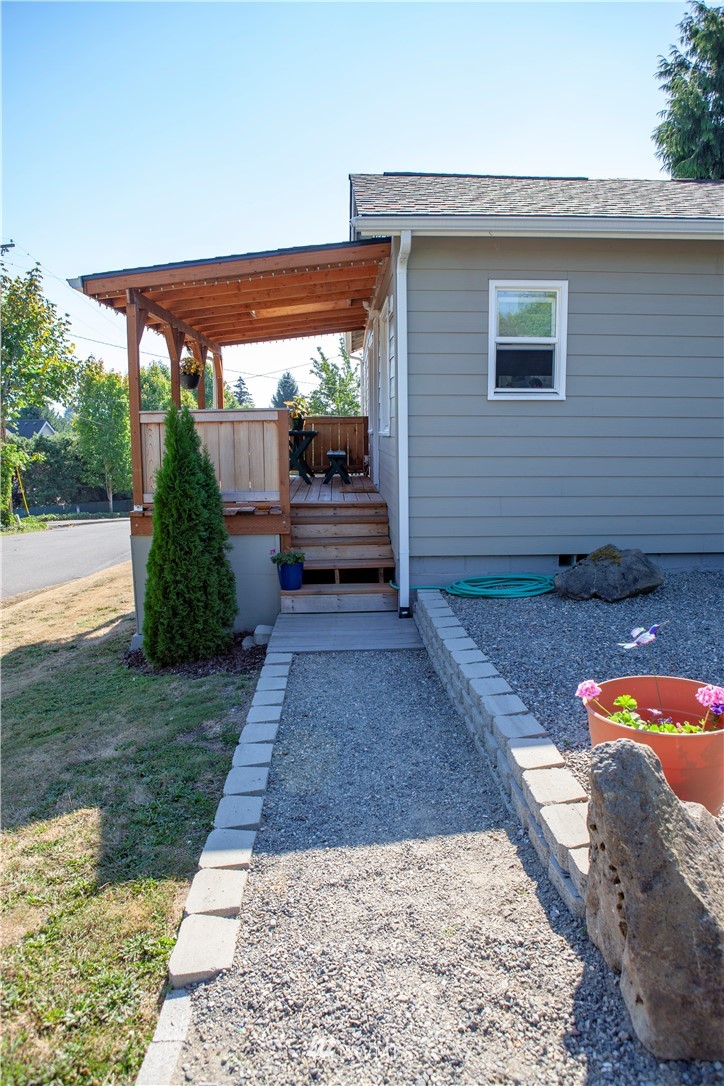 431 Maple Avenue Southwest Renton, WA 98057 - Photo 4 of 23
