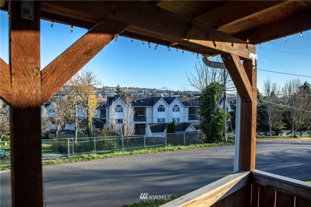 431 Maple Avenue Southwest Renton, WA 98057 - Photo 5 of 23