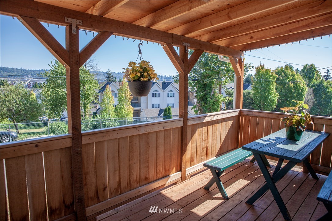431 Maple Avenue Southwest Renton, WA 98057 - Photo 8 of 23