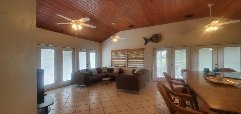 28534 Tortuga Road Summerland Key, FL 33042 - Photo 15 of 35 Resized_Resized_20210617_115045
