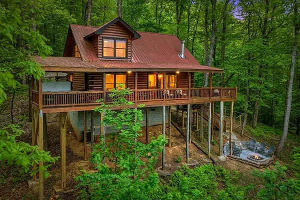$539,900 | 40 Joanna Court, Blue Ridge, GA 30513