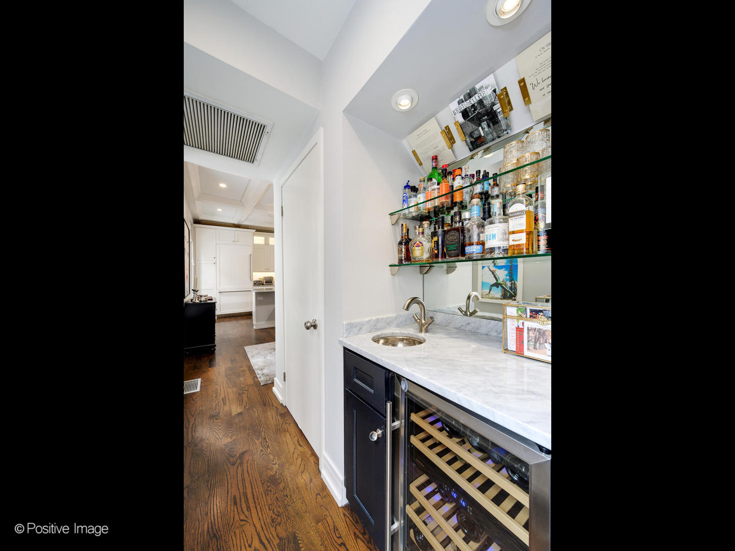 839 North Dearborn Street, Unit F Chicago, IL 60610 - Photo 7 of 40 a view of a kitchen from the hallway