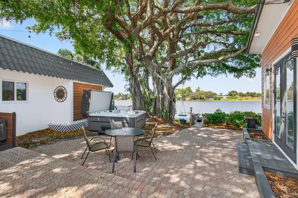 $925,000 | 6647 Paul Mar Drive, Lantana, FL 33462