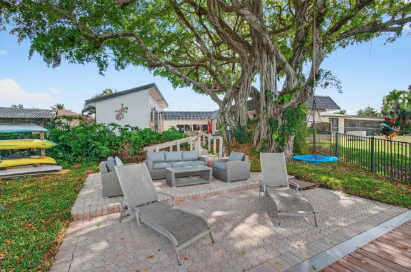 $925,000 | 6647 Paul Mar Drive, Lantana, FL 33462