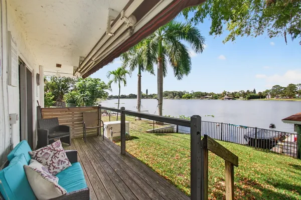 $925,000 | 6647 Paul Mar Drive, Lantana, FL 33462