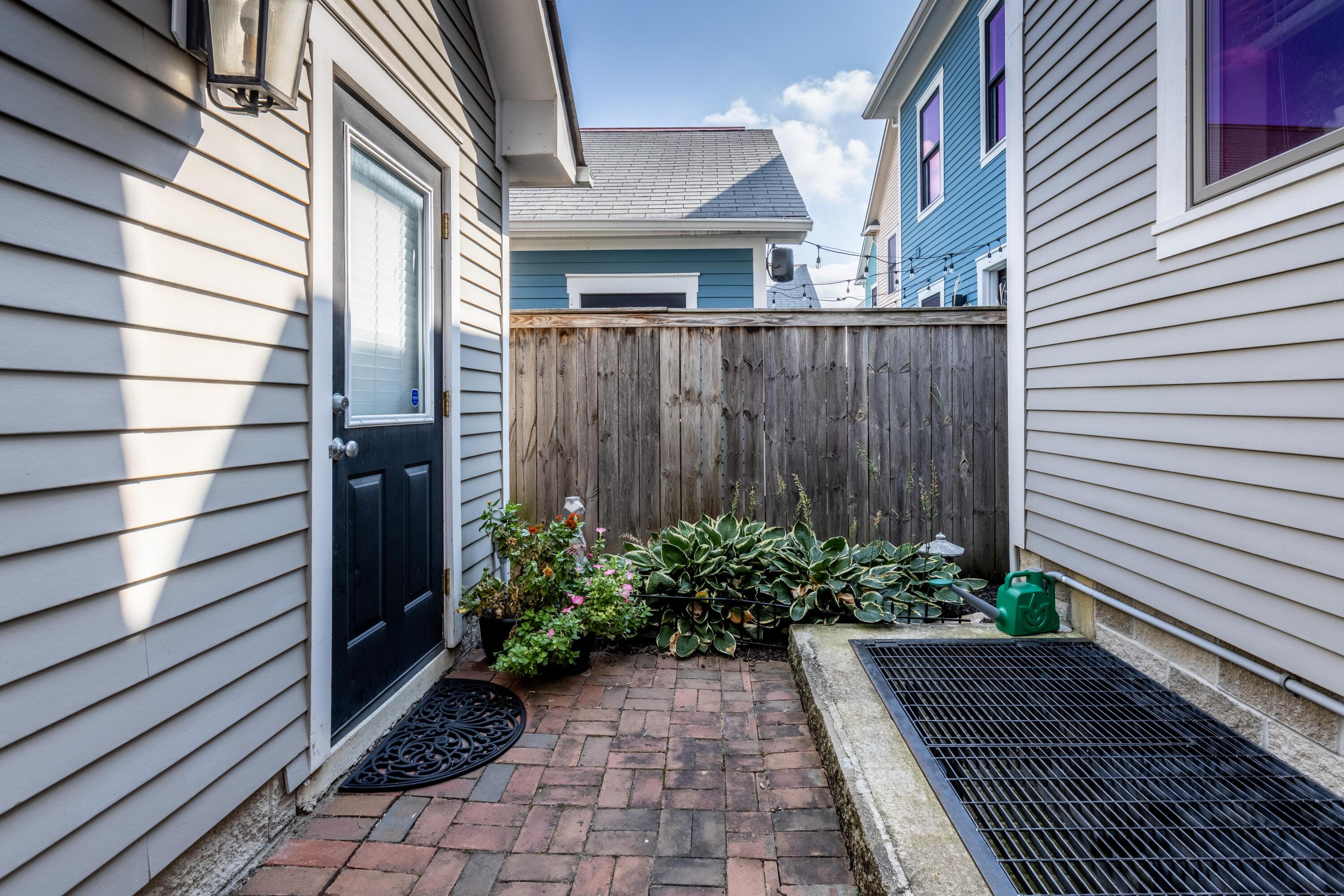 154 Punta Alley Columbus, OH 43201 - Photo 45 of 56 Backyard