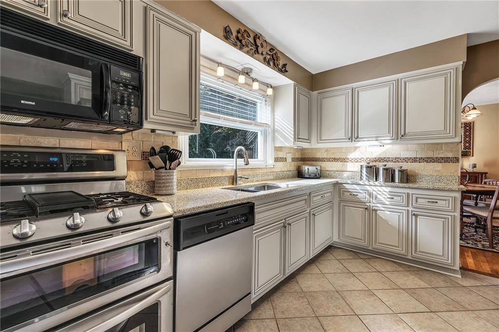 4130 South R 1022 New Brighton, PA 15066 - Photo 8 of 25 Gallery Image 8