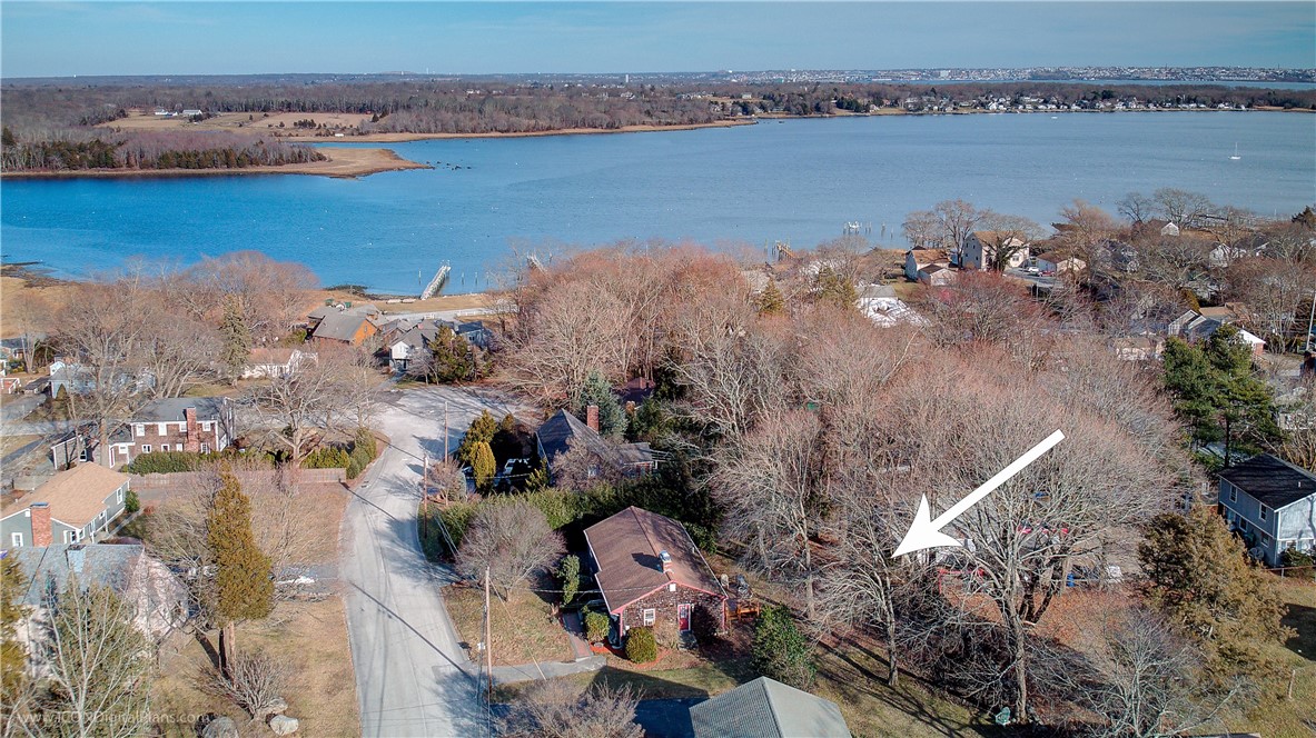 49 Overhill Road Warren, RI 02885 - Photo 5 of 35