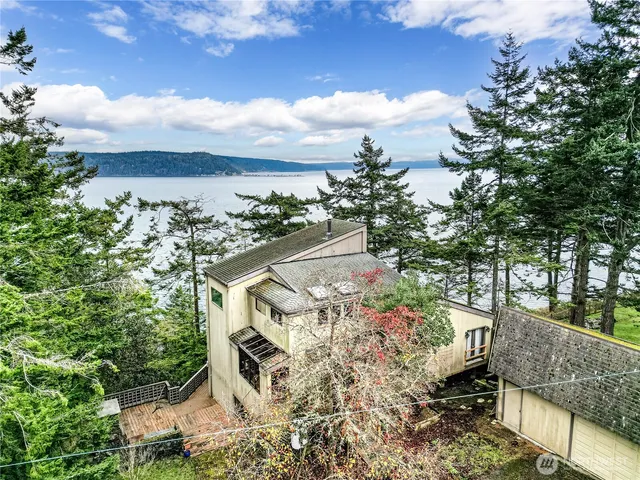 $1,100,000 | 301 Discovery Way, Sequim, WA 98382