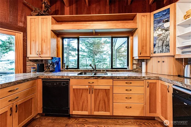 $1,100,000 | 301 Discovery Way, Sequim, WA 98382