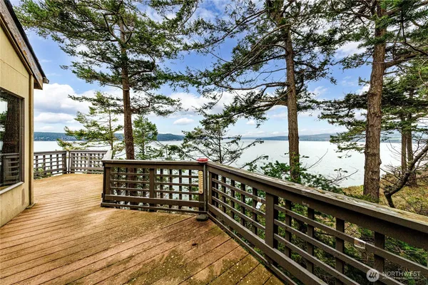 $995,000 | 301 Discovery Way, Sequim, WA 98382