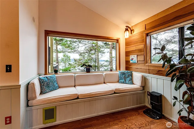 $1,100,000 | 301 Discovery Way, Sequim, WA 98382