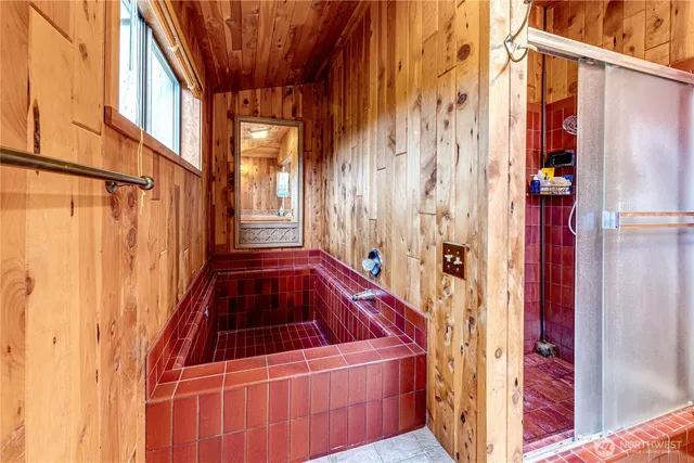 $1,100,000 | 301 Discovery Way, Sequim, WA 98382