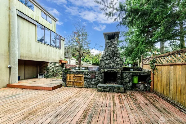 $995,000 | 301 Discovery Way, Sequim, WA 98382