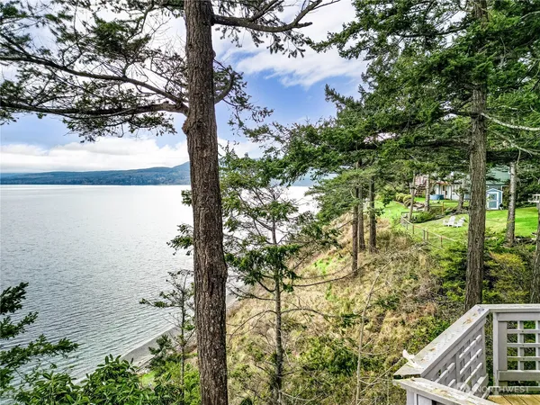 $995,000 | 301 Discovery Way, Sequim, WA 98382