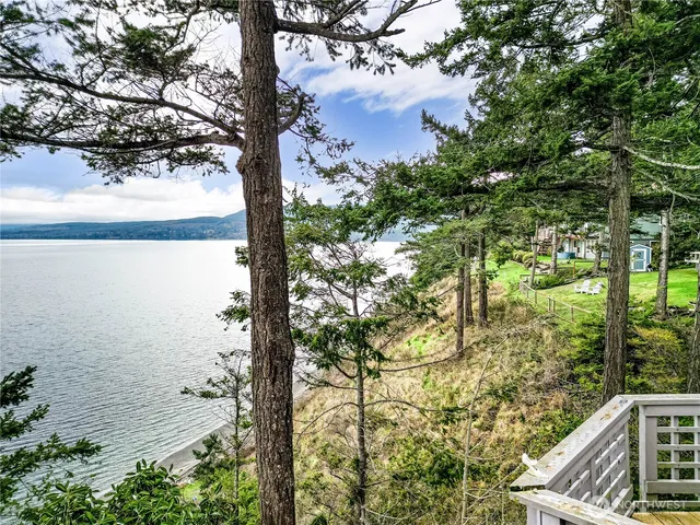 $1,100,000 | 301 Discovery Way, Sequim, WA 98382