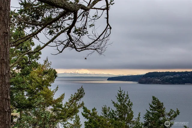 $1,100,000 | 301 Discovery Way, Sequim, WA 98382