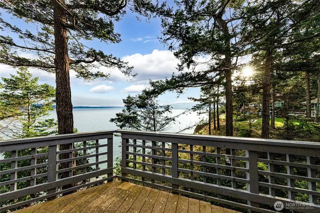 $1,100,000 | 301 Discovery Way, Sequim, WA 98382