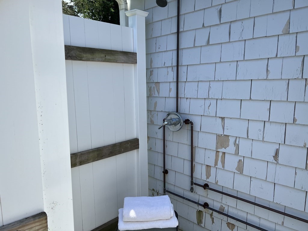 135 Balsam Street Fairhaven, MA 02719 - Photo 27 of 39 a bathroom with a toilet