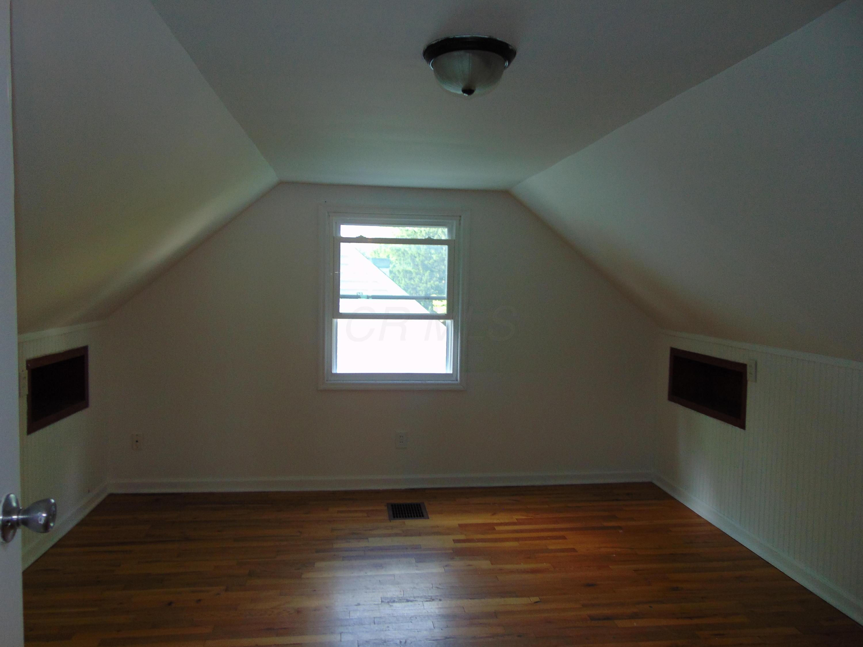 567 South Ashburton Road Columbus, OH 43213 - Photo 15 of 22 Gallery Image 15